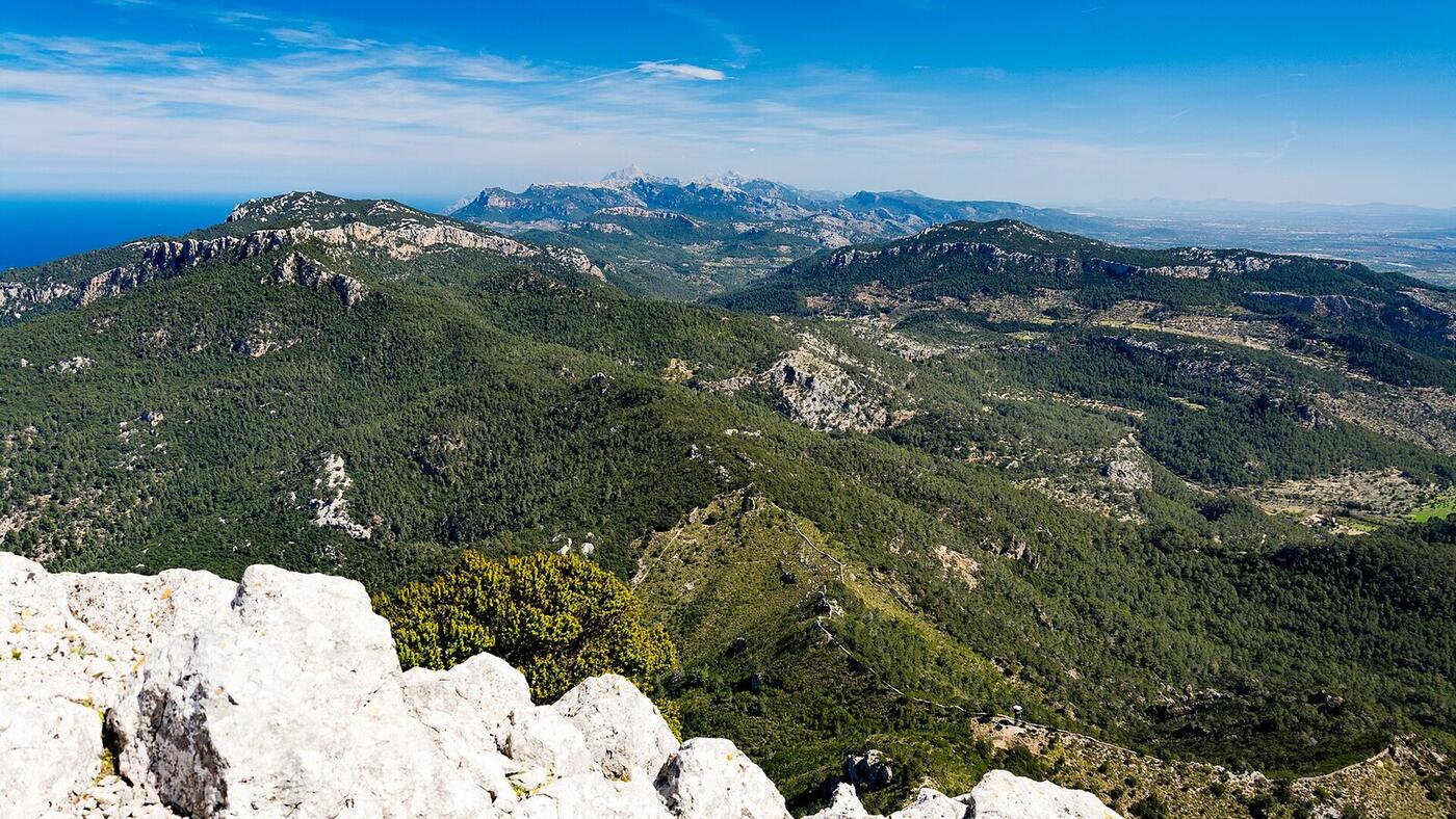 Bergpanorama der Serra de Tramuntana - Blick vom Puig de Galatzo